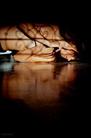 Mulher deitada e a fazer um handbra.jpg