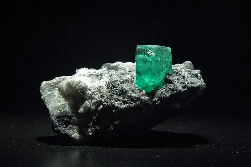 File:Beryl Smaragd DSCF0433.jpg