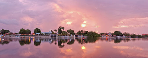 A short panoramic view of "Puerto encantado" village, at dusk.